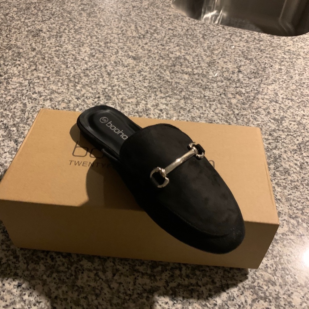 Basic Black Mules - Picture 2 of 8